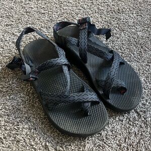 Men's Chaco Z2 Sandals Size 9 Hiking Outdoors Walking Adjustable Straps